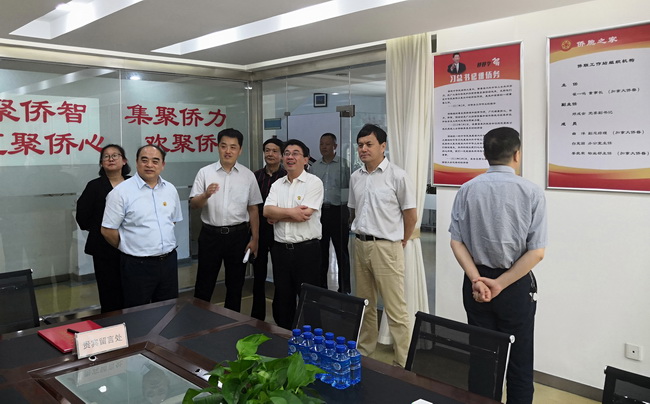 董事長翟一鳴介紹僑胞之家建設情況（網(wǎng)用）.jpg
